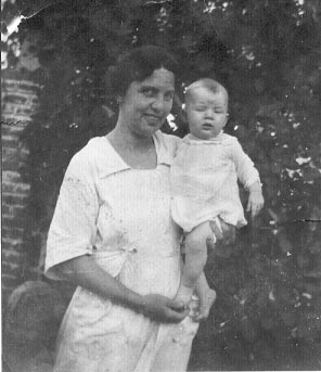 Vivian and son Burt Presser-1914